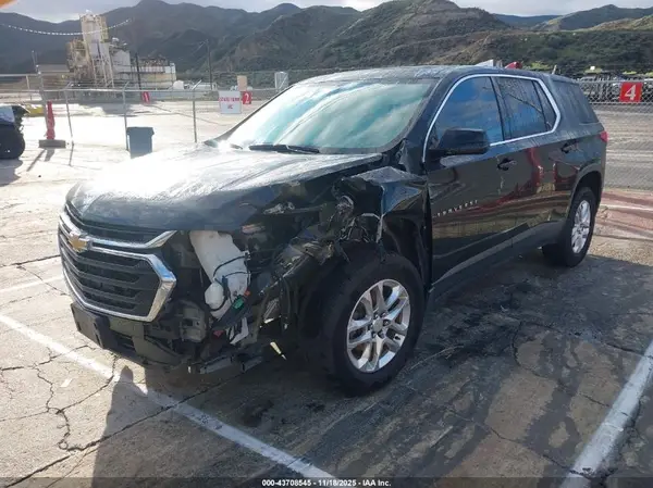 1GNERFKW9JJ260173 2018 CHEVROLET TRAVERSE - Image 2