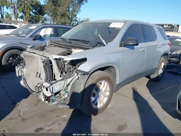 1GNERFKWXJJ215548 2018 CHEVROLET TRAVERSE - Image 2