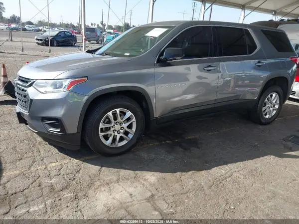 1GNERFKWXJJ285843 2018 CHEVROLET TRAVERSE - Image 2