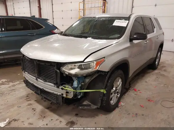1GNERFKWXKJ265772 2019 CHEVROLET TRAVERSE - Image 2