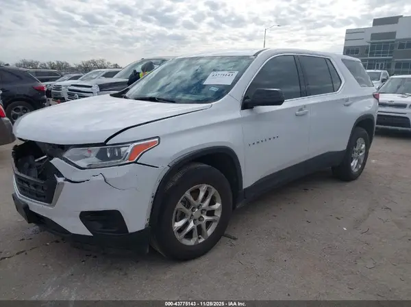 1GNERFKWXKJ299596 2019 CHEVROLET TRAVERSE - Image 2