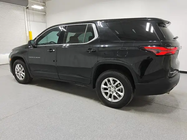 1GNERFKWXPJ181135 2023 CHEVROLET TRAVERSE - Image 2