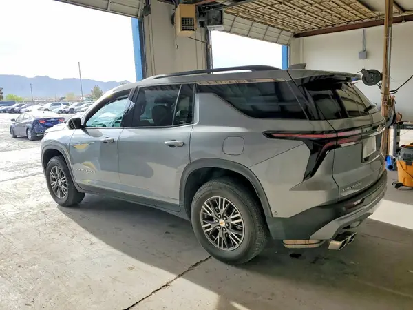 1GNERGKS2RJ225909 2024 CHEVROLET TRAVERSE - Image 2