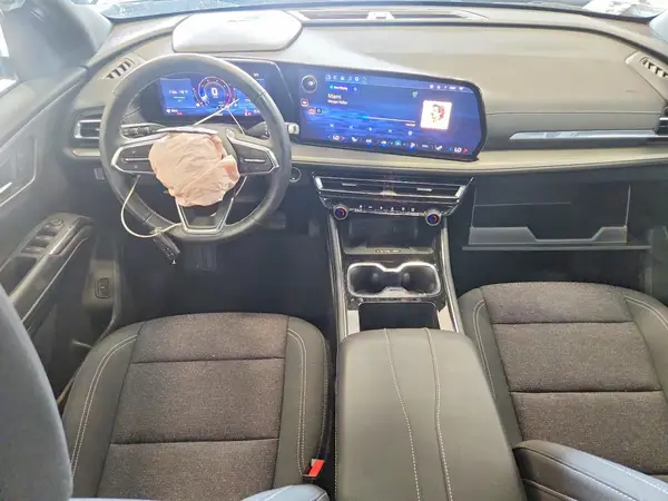 1GNERGKS2TJ228042 2026 CHEVROLET TRAVERSE - Image 8