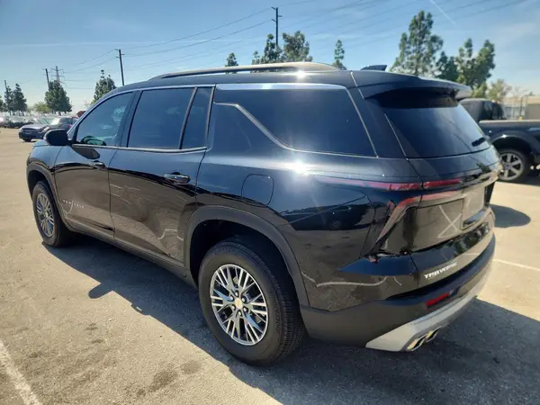 1GNERGKS5RJ230215 2024 CHEVROLET TRAVERSE - Image 2