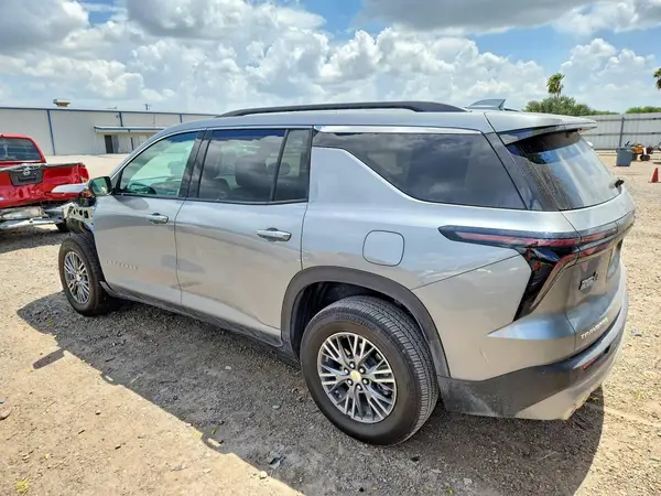 1GNERGKS6TJ222258 2026 CHEVROLET TRAVERSE - Image 2