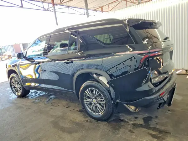 1GNERGKS6TJ252070 2026 CHEVROLET TRAVERSE - Image 2