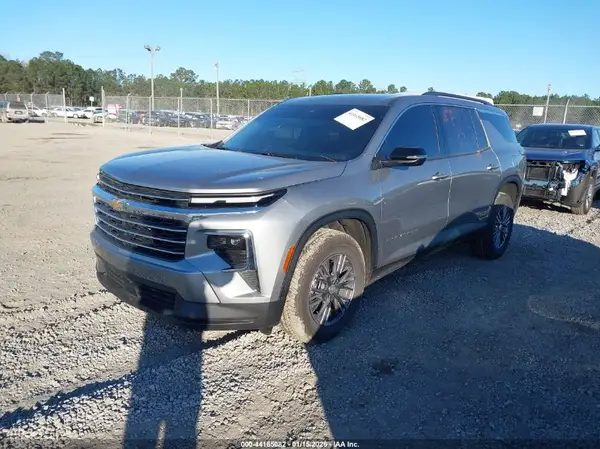 1GNERGKSXTJ195226 2026 CHEVROLET TRAVERSE - Image 2