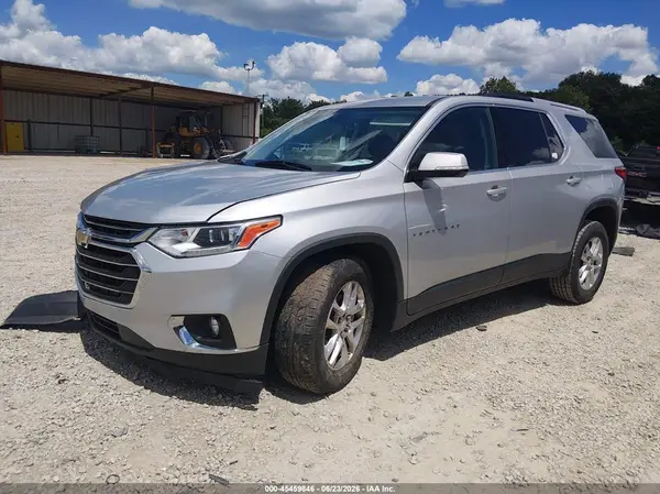 1GNERGKW0JJ108174 2018 CHEVROLET TRAVERSE - Image 2