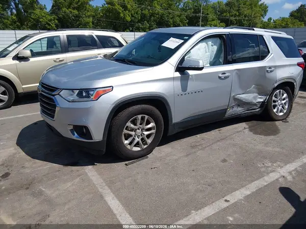 1GNERGKW0JJ109504 2018 CHEVROLET TRAVERSE - Image 2