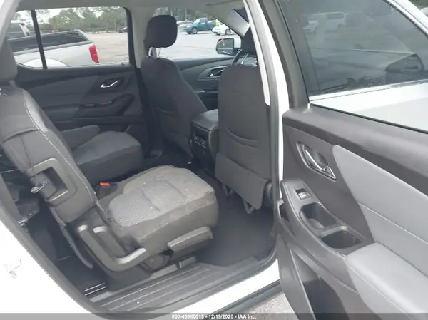 1GNERGKW0JJ114119 2018 CHEVROLET TRAVERSE - Image 8