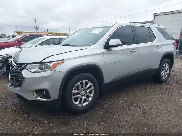 1GNERGKW0JJ135567 2018 CHEVROLET TRAVERSE - Image 2