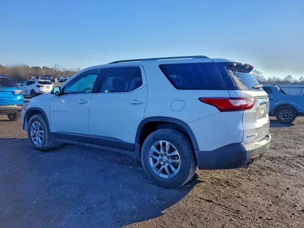 1GNERGKW0JJ157424 2018 CHEVROLET TRAVERSE - Image 2