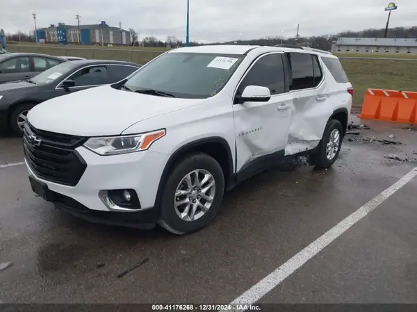 1GNERGKW0JJ184042 2018 CHEVROLET TRAVERSE - Image 2
