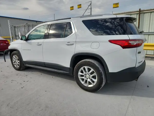 1GNERGKW0JJ223647 2018 CHEVROLET TRAVERSE - Image 2