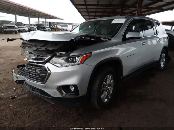 1GNERGKW0JJ255160 2018 CHEVROLET TRAVERSE - Image 2