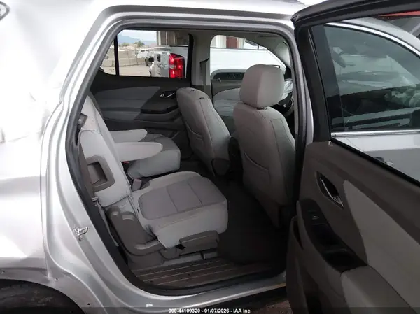 1GNERGKW0JJ255160 2018 CHEVROLET TRAVERSE - Image 8