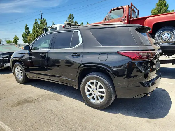 1GNERGKW0KJ318193 2019 CHEVROLET TRAVERSE - Image 2