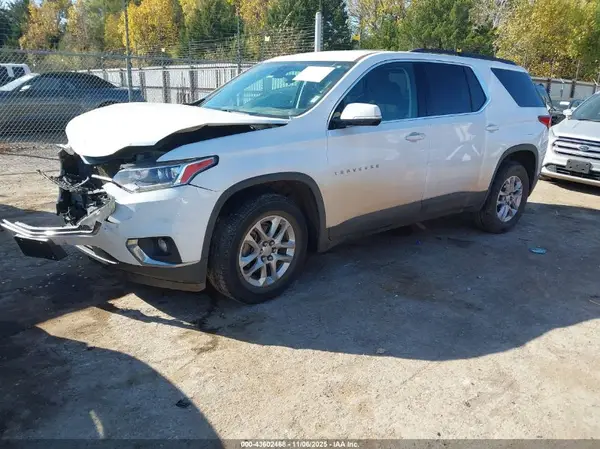 1GNERGKW0LJ162187 2020 CHEVROLET TRAVERSE - Image 2