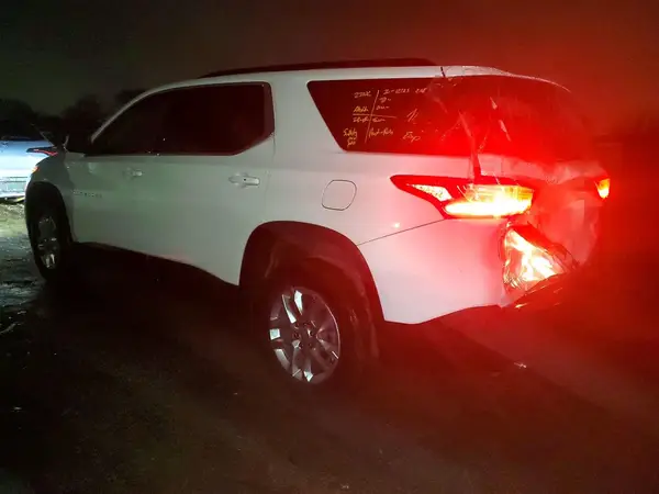 1GNERGKW0MJ263747 2021 CHEVROLET TRAVERSE - Image 2
