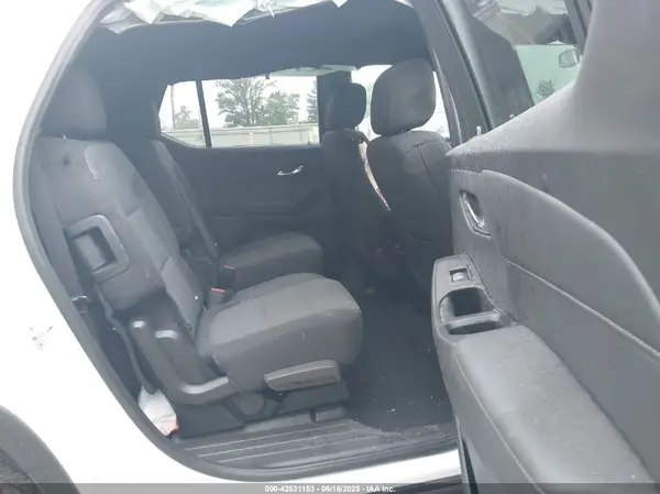 1GNERGKW0PJ175592 2023 CHEVROLET TRAVERSE - Image 8