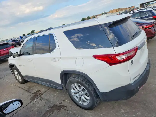 1GNERGKW1JJ130636 2018 CHEVROLET TRAVERSE - Image 2