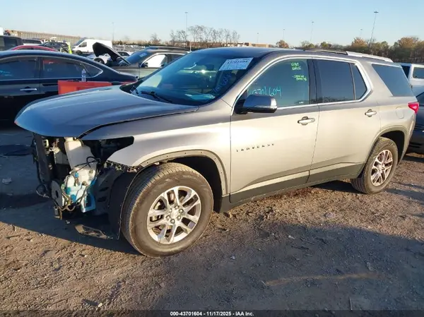 1GNERGKW1JJ152281 2018 CHEVROLET TRAVERSE - Image 2
