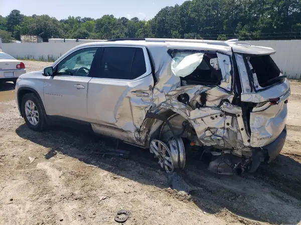 1GNERGKW2JJ130063 2018 CHEVROLET TRAVERSE - Image 2