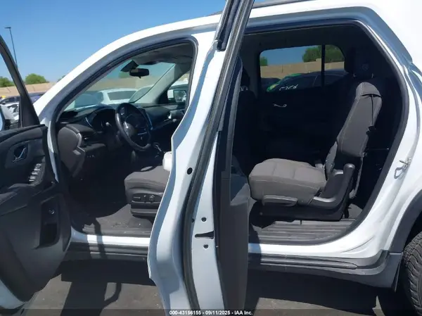 1GNERGKW2JJ165735 2018 CHEVROLET TRAVERSE - Image 8