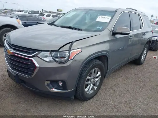 1GNERGKW2JJ267052 2018 CHEVROLET TRAVERSE - Image 2
