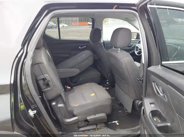 1GNERGKW2JJ268119 2018 CHEVROLET TRAVERSE - Image 8