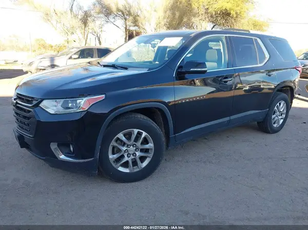 1GNERGKW2JJ282473 2018 CHEVROLET TRAVERSE - Image 2