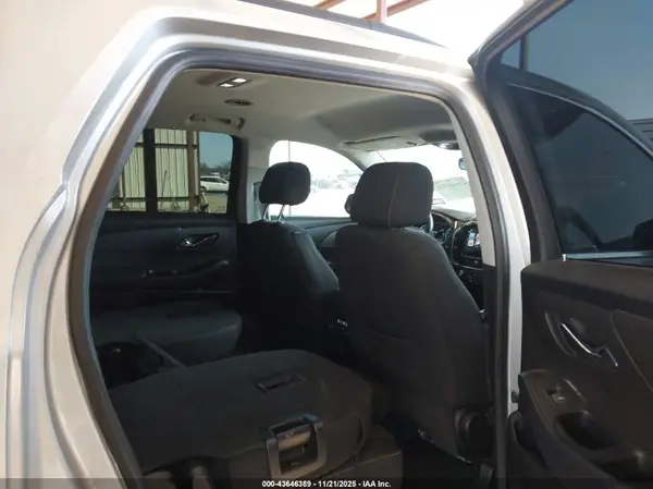 1GNERGKW2KJ298867 2019 CHEVROLET TRAVERSE - Image 8