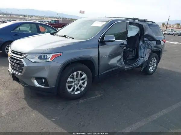 1GNERGKW2LJ240355 2020 CHEVROLET TRAVERSE - Image 2