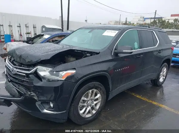 1GNERGKW2MJ121142 2021 CHEVROLET TRAVERSE - Image 2