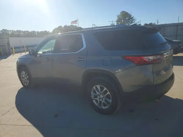 1GNERGKW3JJ175724 2018 CHEVROLET TRAVERSE - Image 2