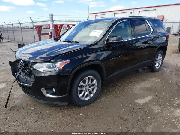 1GNERGKW3JJ227935 2018 CHEVROLET TRAVERSE - Image 2