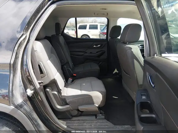 1GNERGKW3JJ227935 2018 CHEVROLET TRAVERSE - Image 8