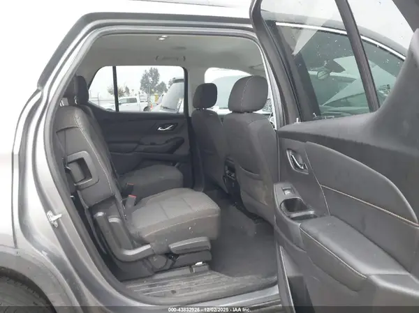 1GNERGKW3JJ252205 2018 CHEVROLET TRAVERSE - Image 8