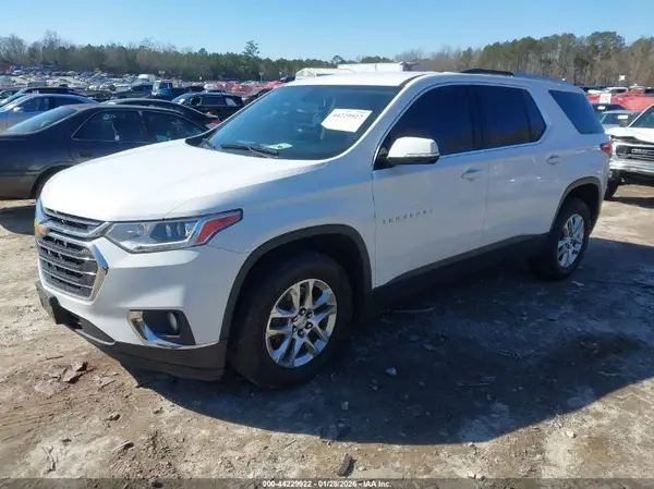1GNERGKW3JJ282353 2018 CHEVROLET TRAVERSE - Image 2
