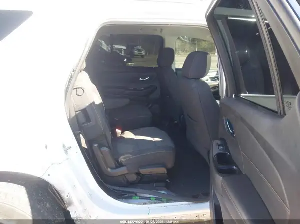 1GNERGKW3JJ282353 2018 CHEVROLET TRAVERSE - Image 8