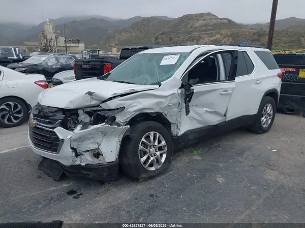1GNERGKW3KJ247605 2019 CHEVROLET TRAVERSE - Image 2
