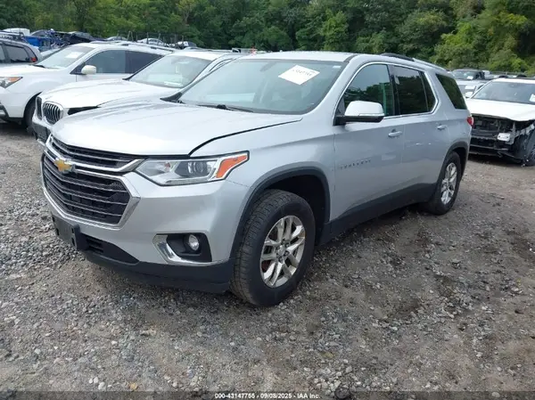 1GNERGKW4JJ100370 2018 CHEVROLET TRAVERSE - Image 2