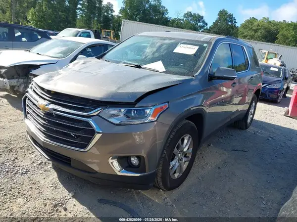 1GNERGKW4JJ142585 2018 CHEVROLET TRAVERSE - Image 2