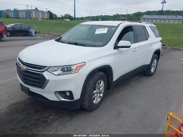 1GNERGKW4JJ194458 2018 CHEVROLET TRAVERSE - Image 2