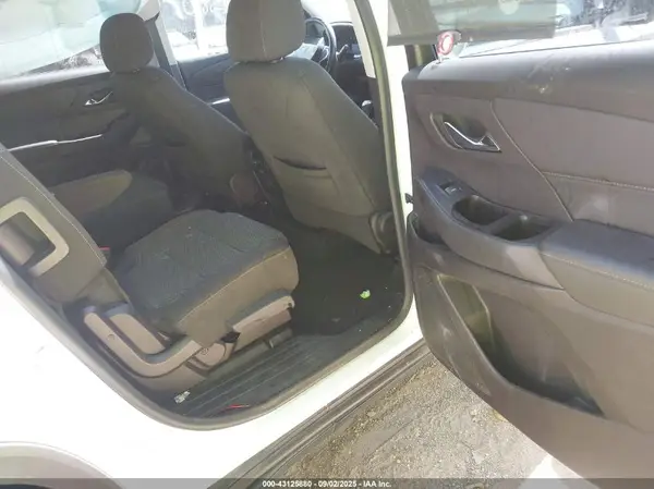 1GNERGKW4KJ212345 2019 CHEVROLET TRAVERSE - Image 8