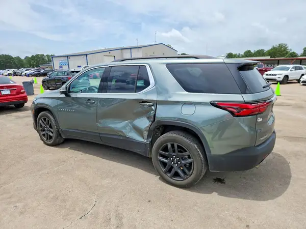 1GNERGKW4PJ297338 2023 CHEVROLET TRAVERSE - Image 2