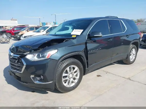 1GNERGKW5JJ160755 2018 CHEVROLET TRAVERSE - Image 2