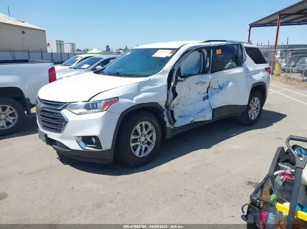 1GNERGKW5JJ165048 2018 CHEVROLET TRAVERSE - Image 2