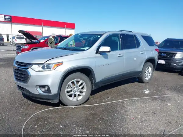 1GNERGKW5JJ188930 2018 CHEVROLET TRAVERSE - Image 2